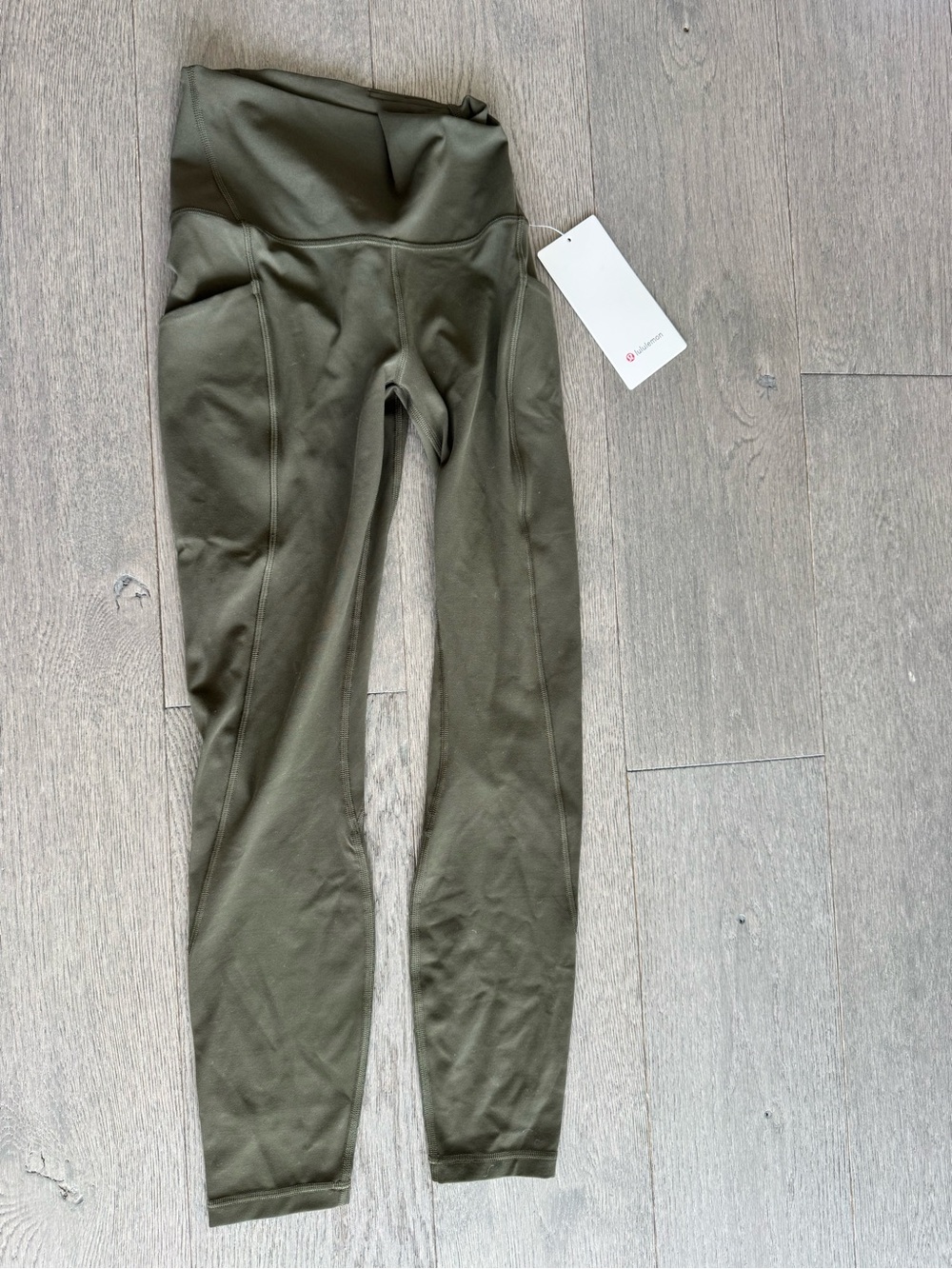 Lululemon high Rise Align with pockets